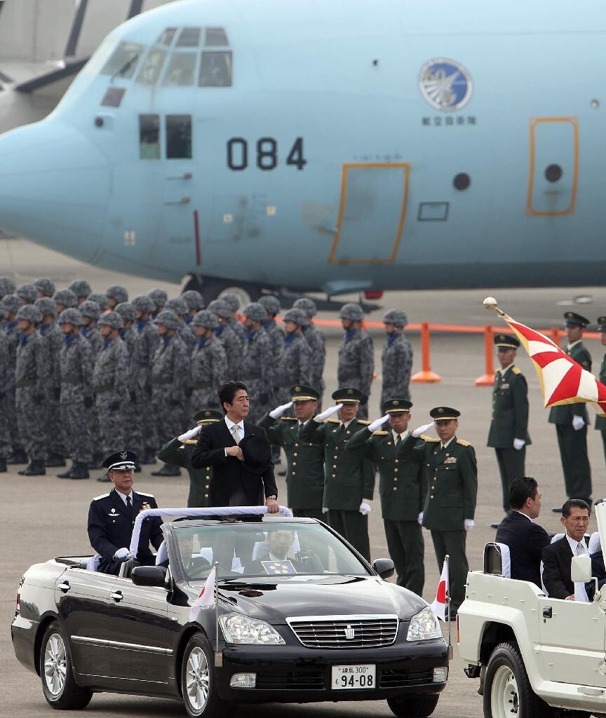 日本媒体报道中国阅兵日本媒体对中国的阅兵报道通常会关注阅兵式的规模、参与部队的数量、武器装备的展示等方面。这些报道通常会以客观的方式呈现，同时也会加入一些分析和评论。