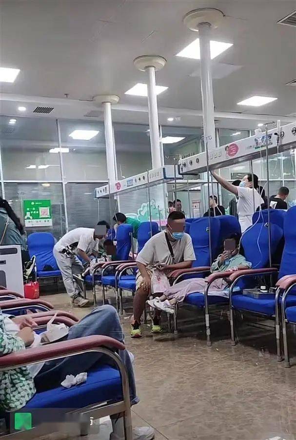 雷雨后400人进急诊室雷雨后400人进急诊室——紧急医疗救援的挑战与应对